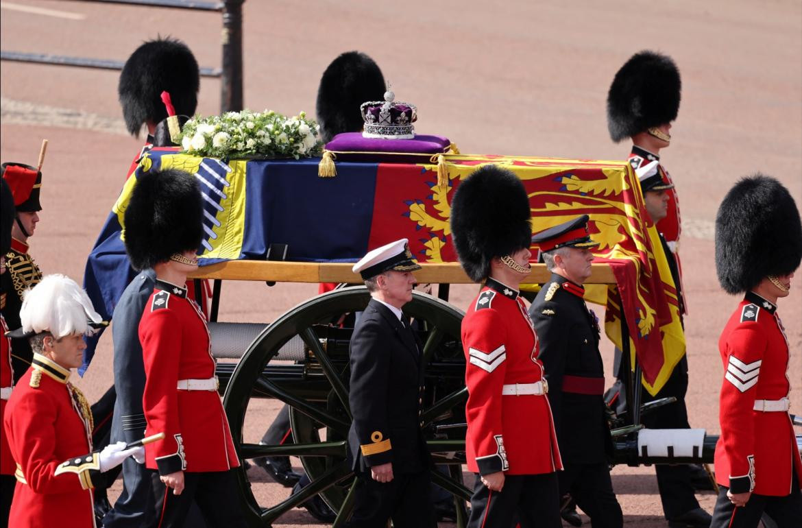 Procesión Isabel II_Reuters