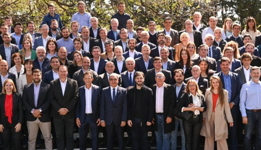 Horacio Rodríguez Larreta junto a dirigentes políticos de todo el país. Foto: NA