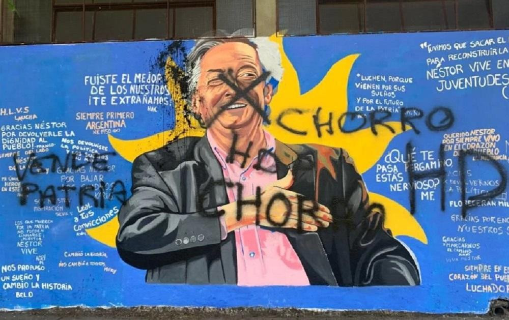 Murales atacados. Foto: NA /Twitter @mayrasmendoza.