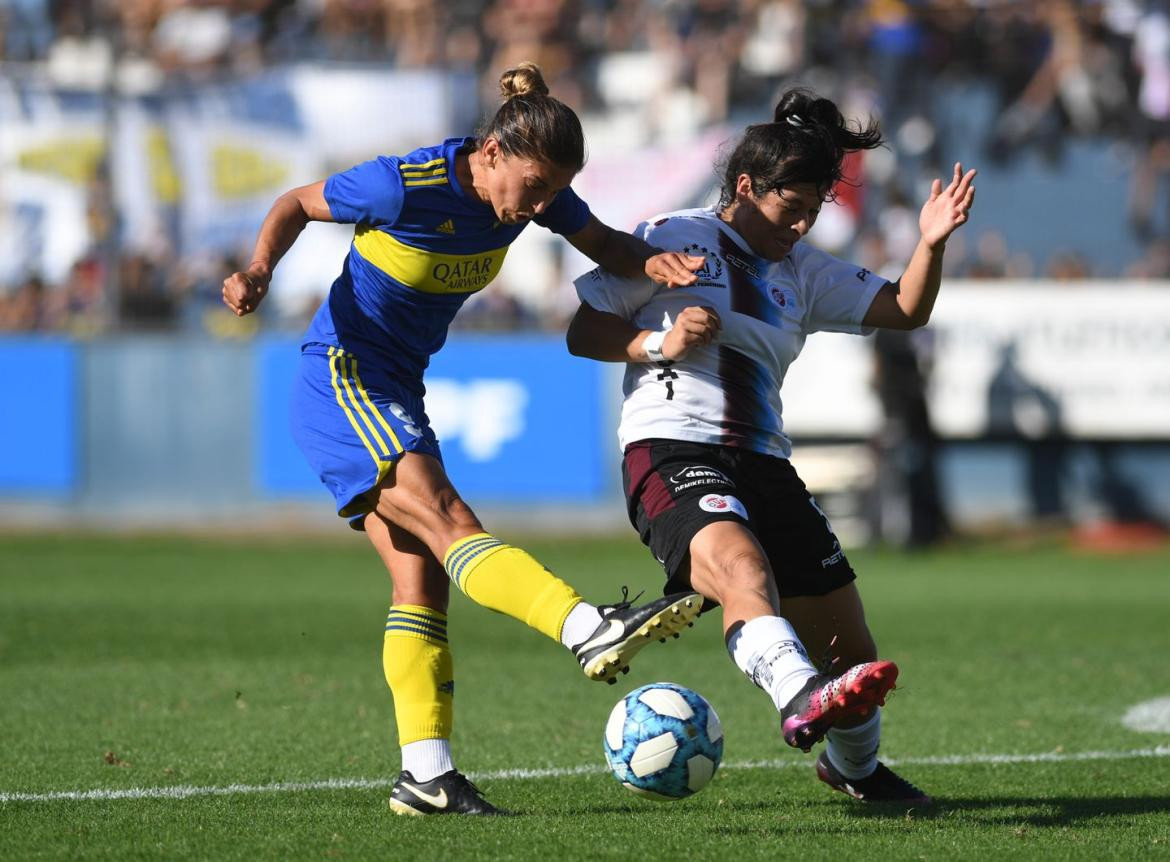 Fútbol femenino, Boca vs. UAI Urquiza. Foto: Telam.