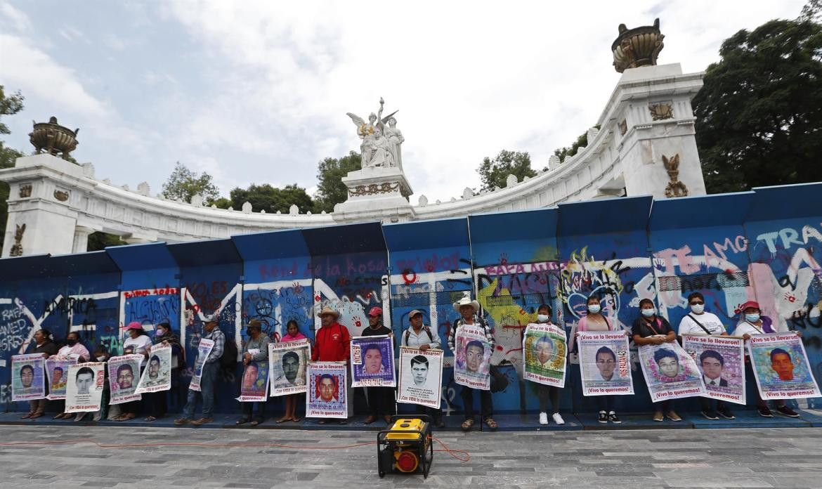 A 8 años de la desaparición de los 43 estudiantes de Ayotzinapa. Foto: EFE.