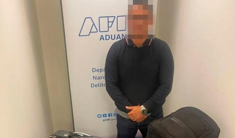 Detenido en Aeropuerto de Ezeiza. Foto: NA