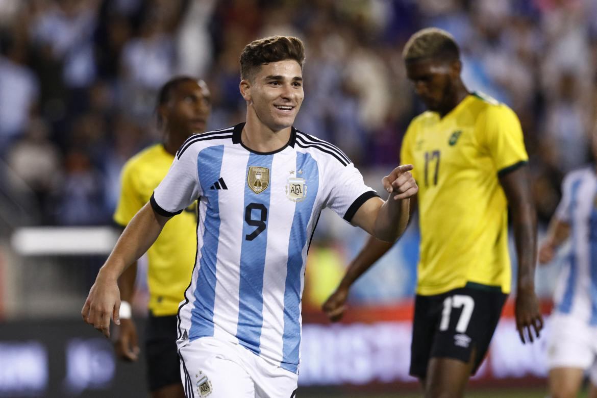 Festejo de Julián Álvarez para la Selección argentina ante Jamaica. Foto: Telam.