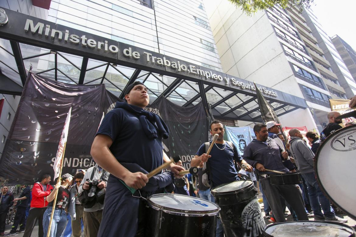 Neumáticos, protesta, NA