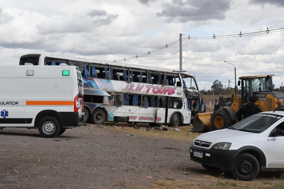 Accidente con el micro que trasladaba a hinchas de Boca. Foto: Télam