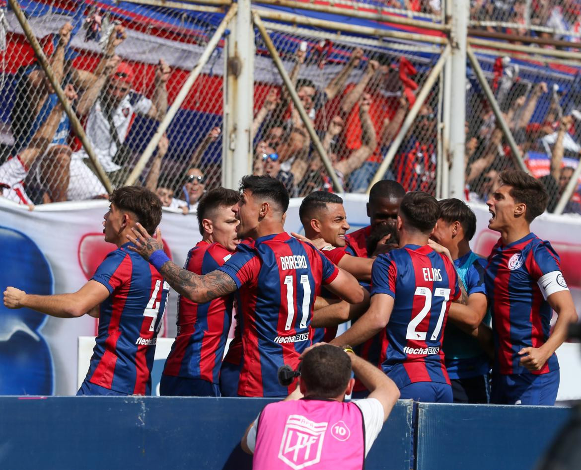 San Lorenzo se quedó con el clásico ante Huracán. Foto: NA.