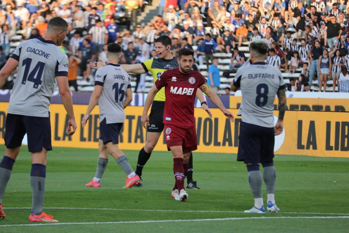 Talleres vs. Lanús. Foto: Twitter @fortalezagranate.