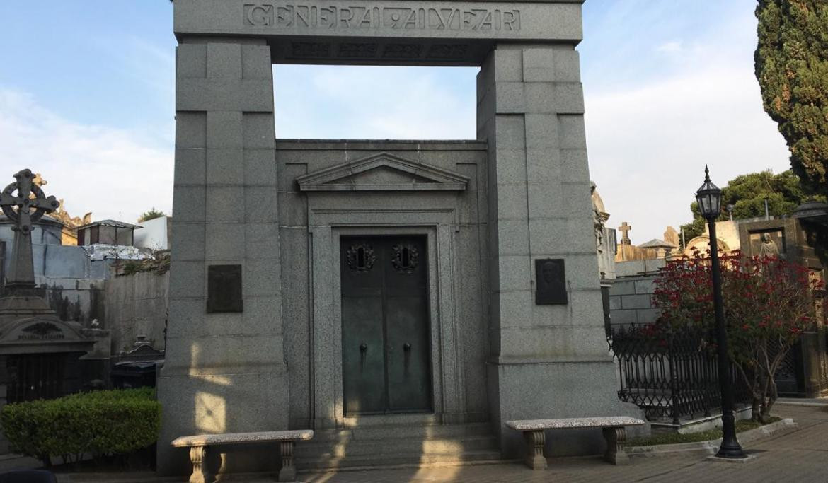 Panteón de los Alvear. Foto: Facebook Cementerio de la Recoleta oficial