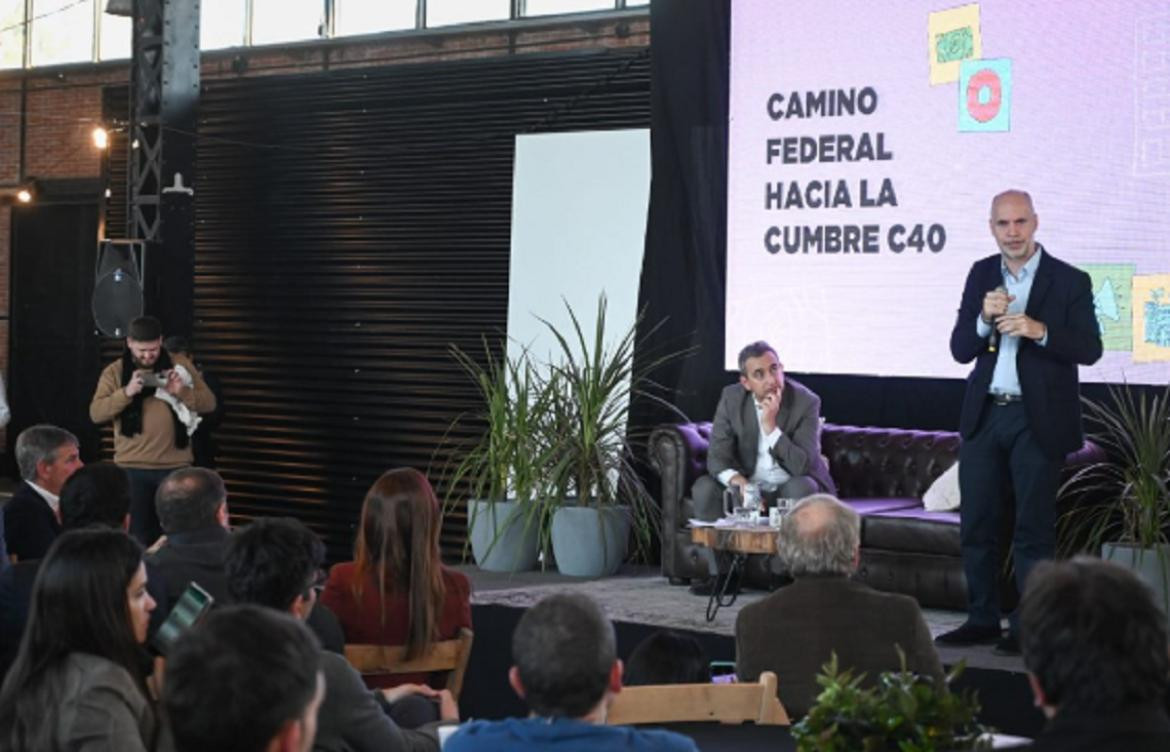 Larreta en la presentación de la cumbre. Foto: NA.