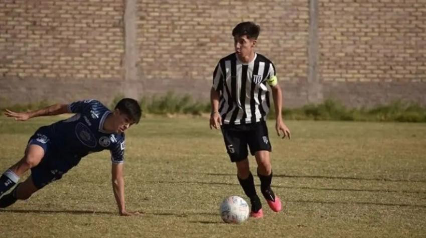 Fabricio Domínguez, futbolista de Gimnasia de Mendoza electrocutado. Foto: NA.