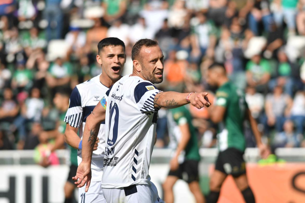 Brahian Alemán, la figura de Gimnasia ante Banfield. Foto: Télam.