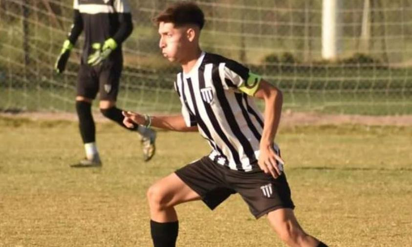 Fabricio Domínguez, futbolista de Gimnasia de Mendoza electrocutado. Foto: NA.