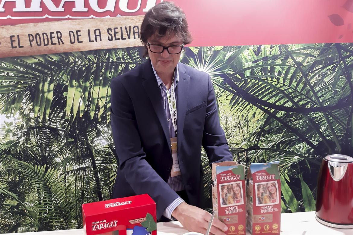 Feria en Francia, el stand del mate. Foto: REUTERS