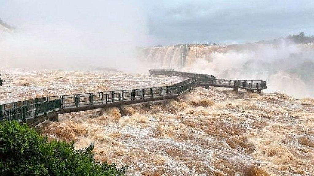 Gran caudal de agua en las Cataratas del Iguazú. Foto: NA.