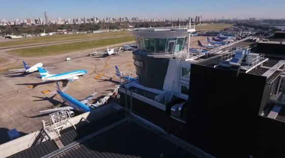 Aviones en el Aeroparque Internacional Jorge Newbery. Foto: Télam.