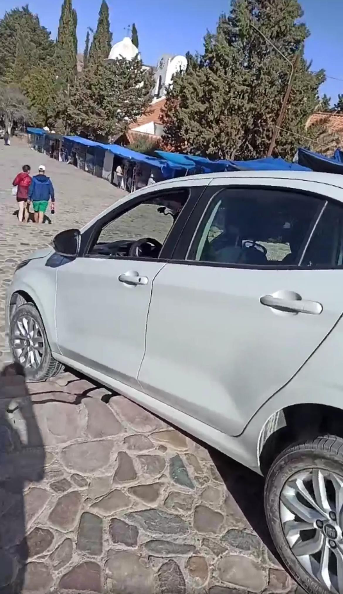 Auto quedó estancado en Jujuy. Foto: Humahuaca Hoy