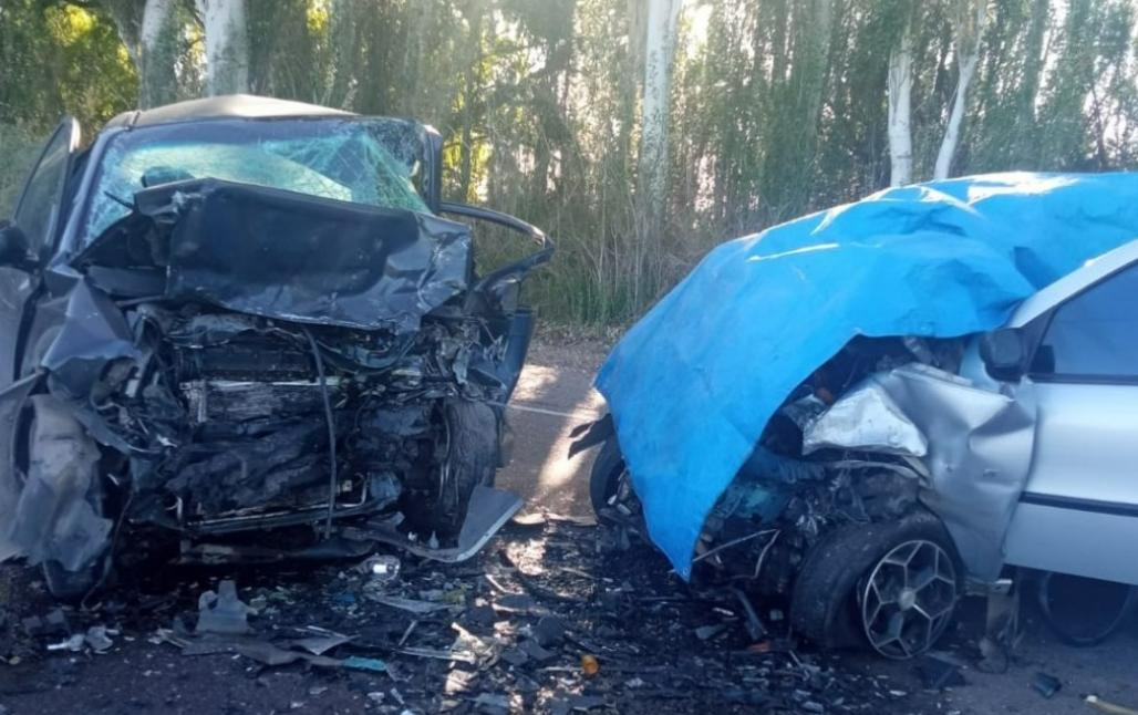 Así quedaron ambos vehículos tras el choque. Foto: NA.