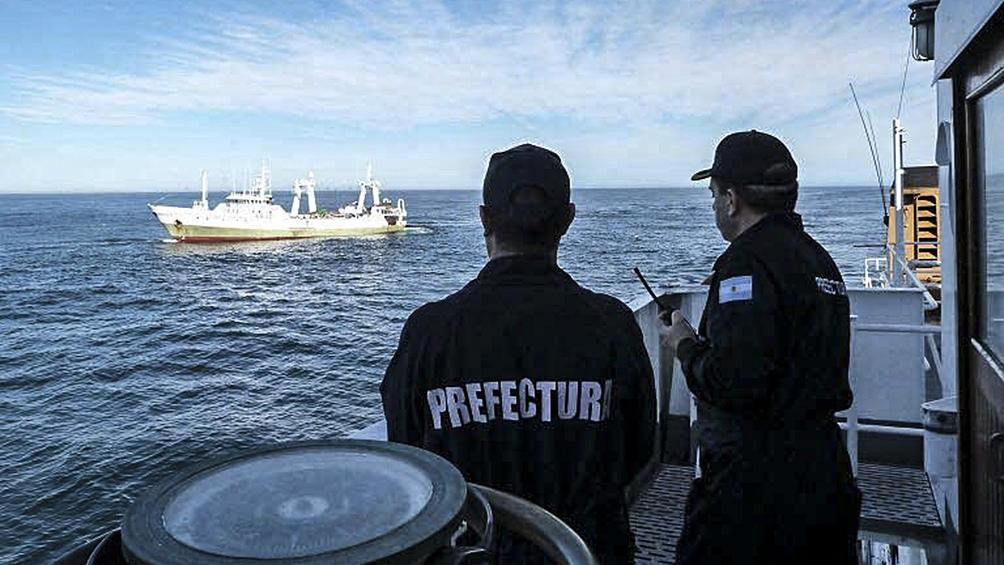 Prefectura relevando la zona de veda. Foto: Télam.