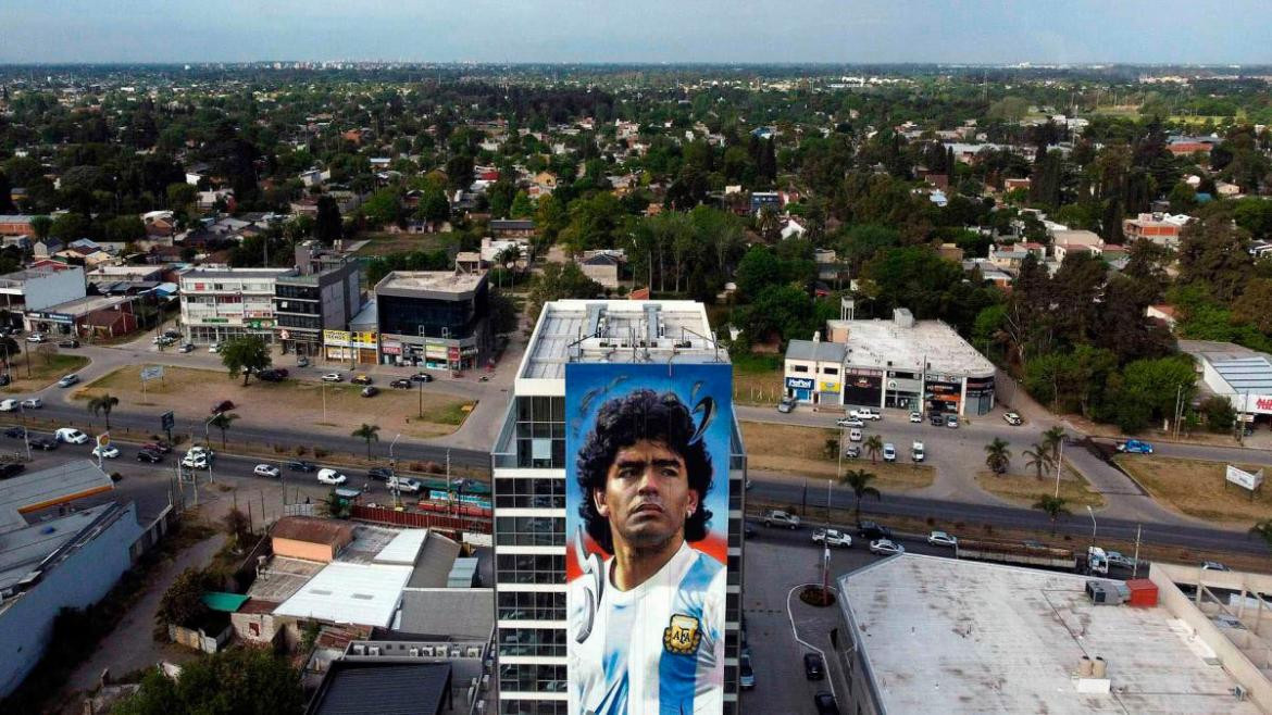 Mural de Diego Maradona en Canning. Foto: Telam.