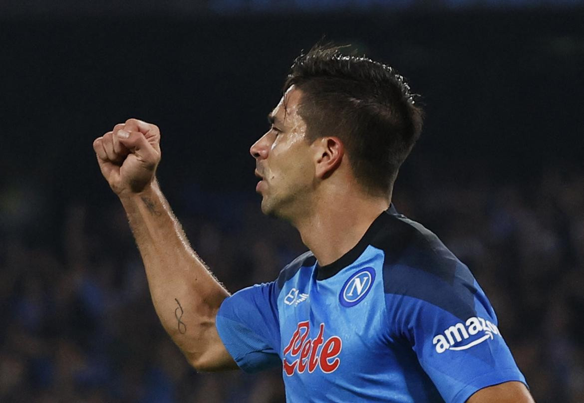 Festejo de Giovanni Simeone para el Napoli ante el Rangers por la Champions League. Foto: REUTERS.