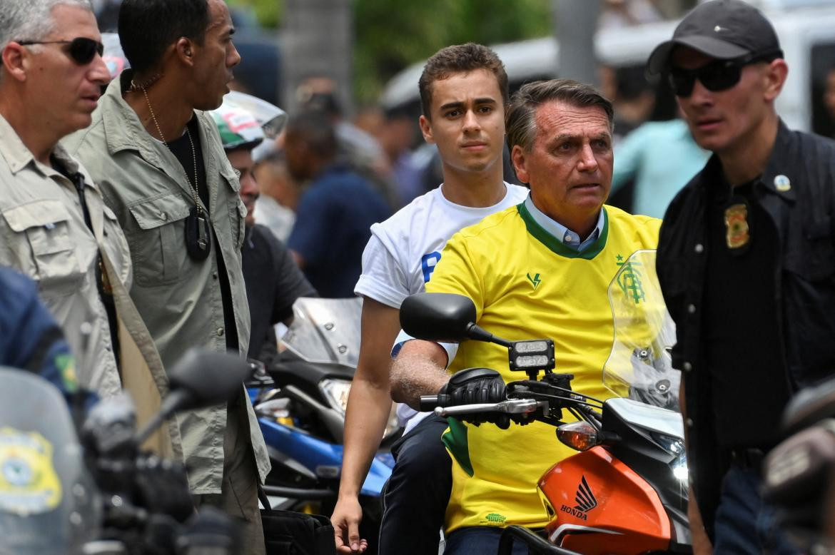 El paseo en moto de Jair Bolsonaro por Belo Horizonte. Foto: Reuters.