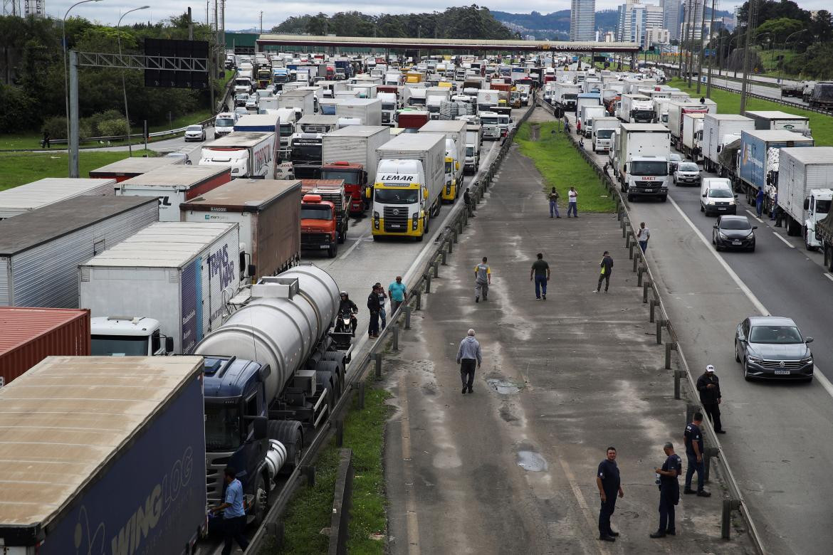 Protestas y cortes en Brasil. Foto: REUTERS