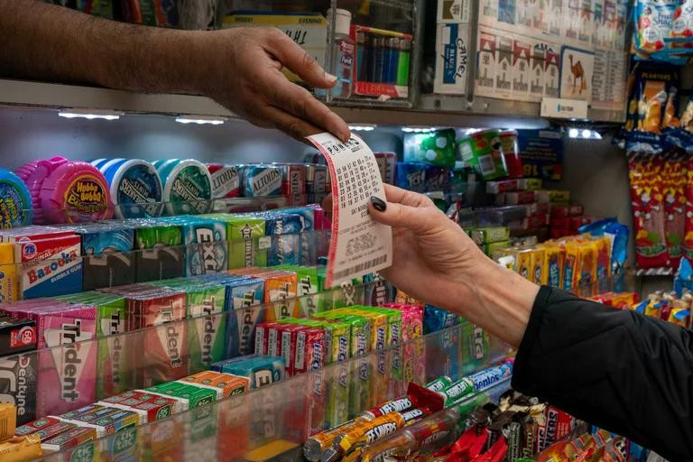 Boleto de Powerball. Foto: REUTERS