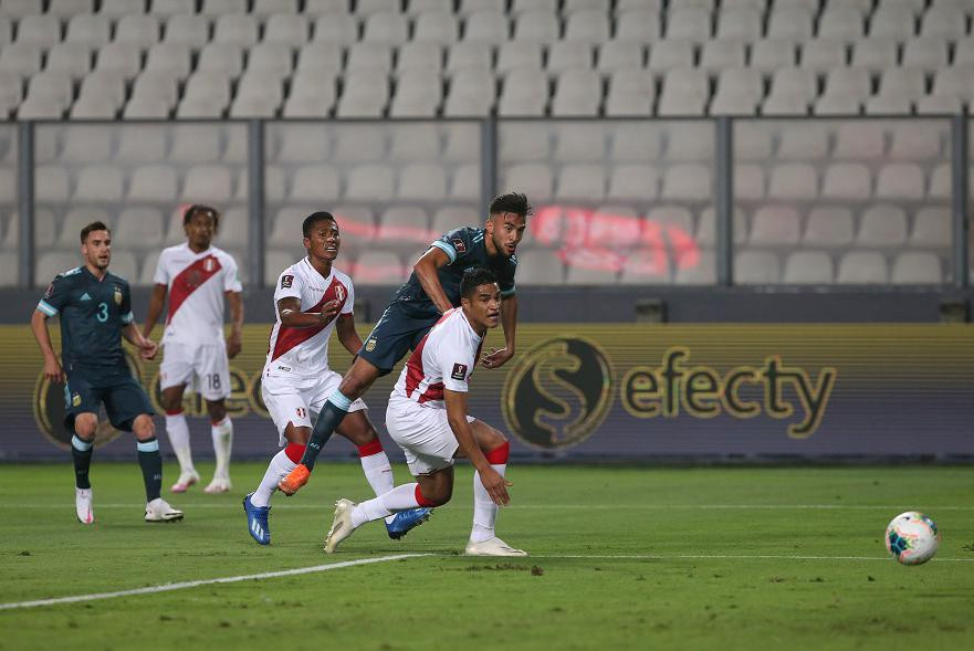 Nicolás González; gol a Perú. Foto: NA.