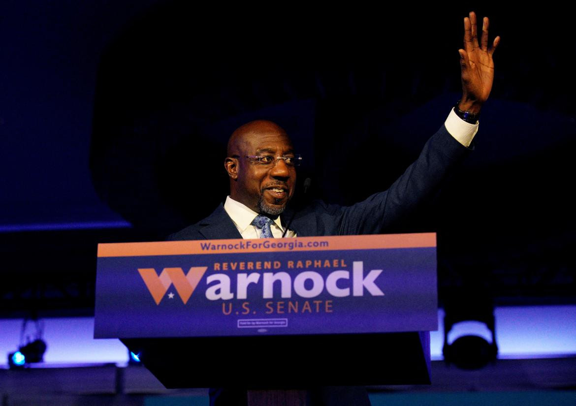 Raphael Warnock, candidato a senador por Georgia en EE.UU. Foto: REUTERS.