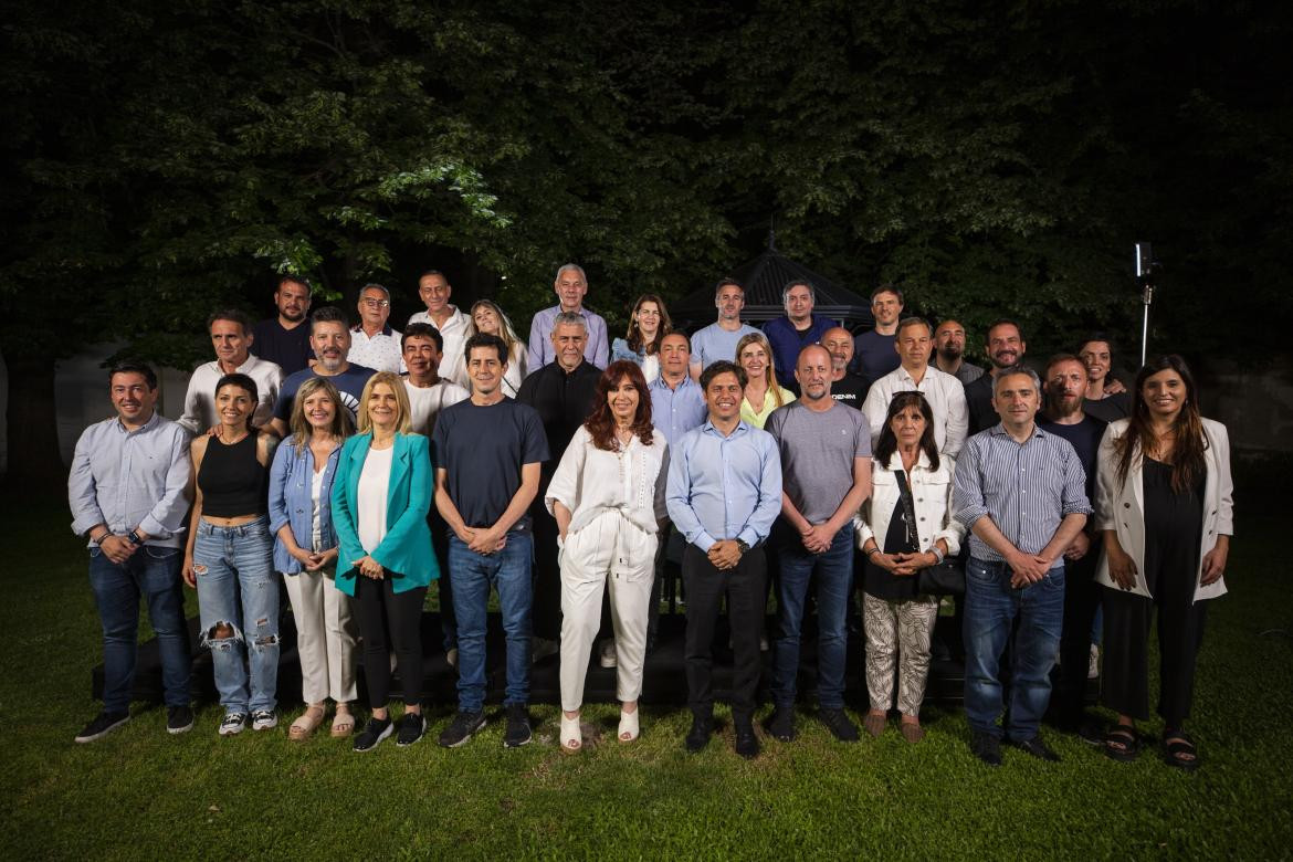 Cristina Kirchner junto a intendentes. Foto: prensa FdT