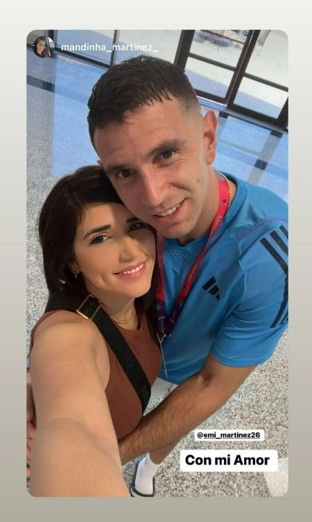 Emiliano Martínez y su pareja. Foto: Instagram.