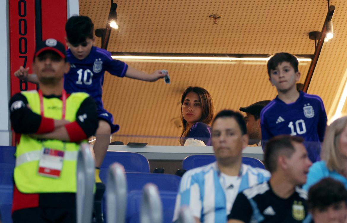 Antonela Roccuzzo ya se encuentra en el estadio. Foto: Reuters.