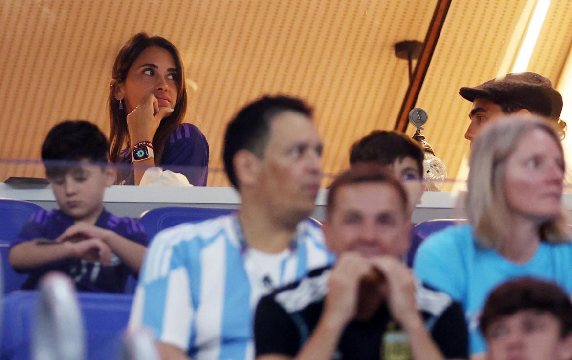 Antonela Roccuzzo ya se encuentra en el estadio. Foto: Reuters.