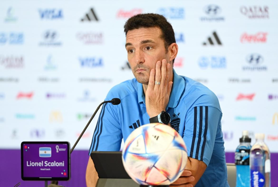 Conferencia de prensa de Lionel Scaloni. Foto: @Argentina.