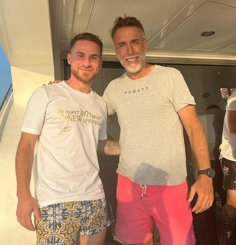 Alexis Mac Allister y Batistuta. Foto: Instagram/gabrielbatistutaok