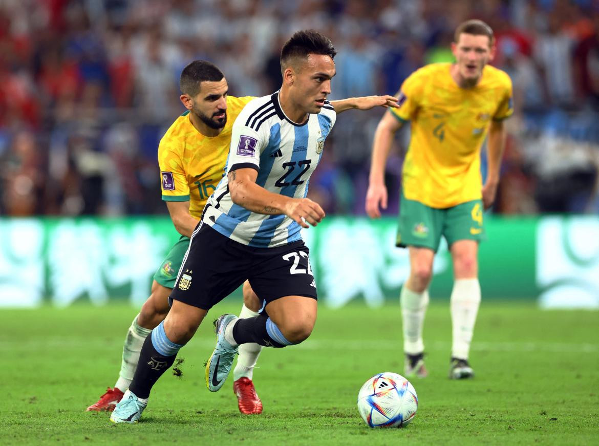 Lautaro Martínez vs. Australia; Qatar 2022. Foto: Reuters.