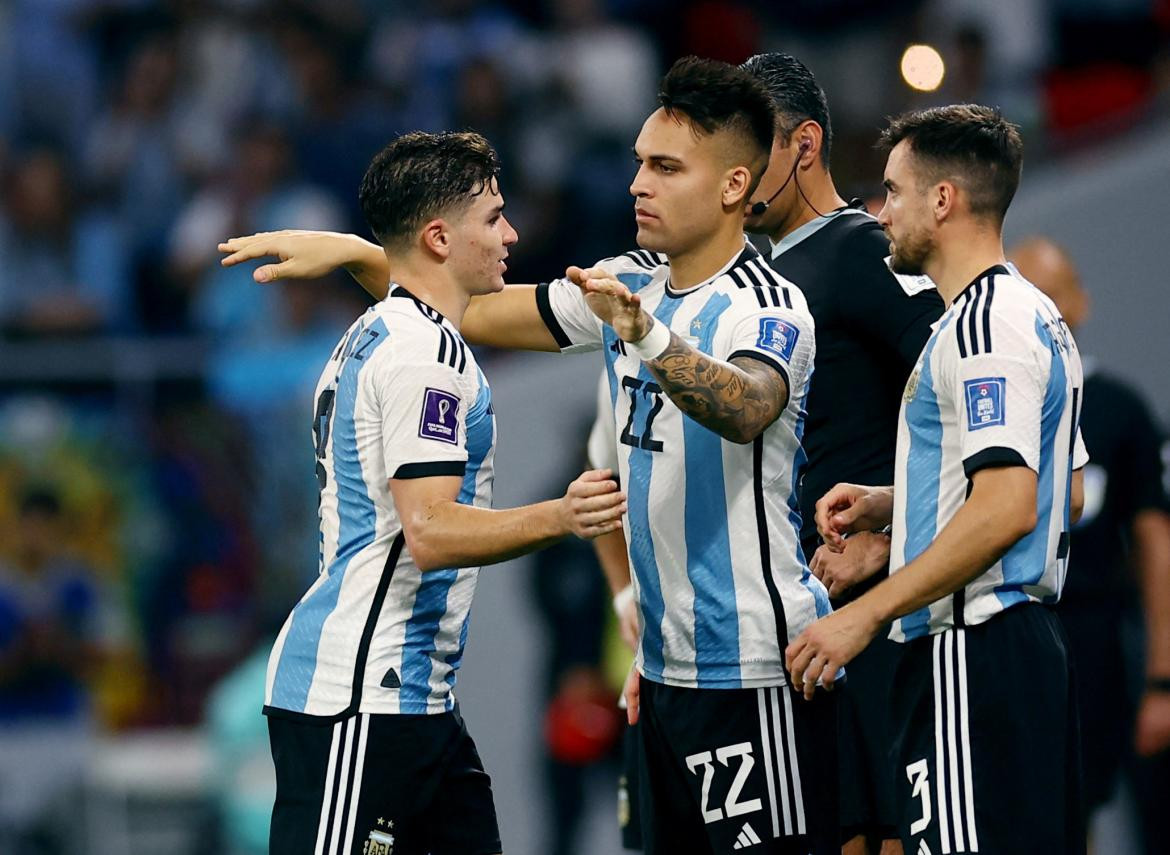 Lautaro Martínez y Julián Álvarez; Qatar 2022. Foto: Reuters.