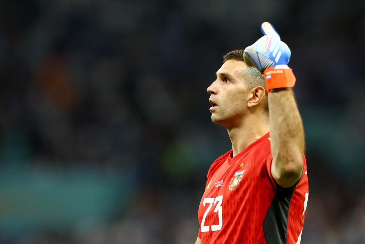 Dibu Martínez figura; PBA-ARG; Qatar 2022. Foto: Reuters.