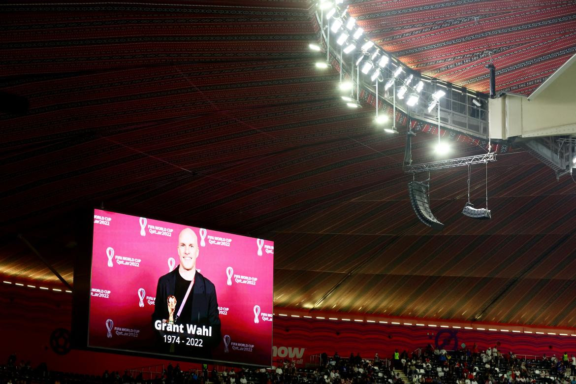 El homenaje a Grant Wahl en Inglaterra-Francia. Foto: Reuters.