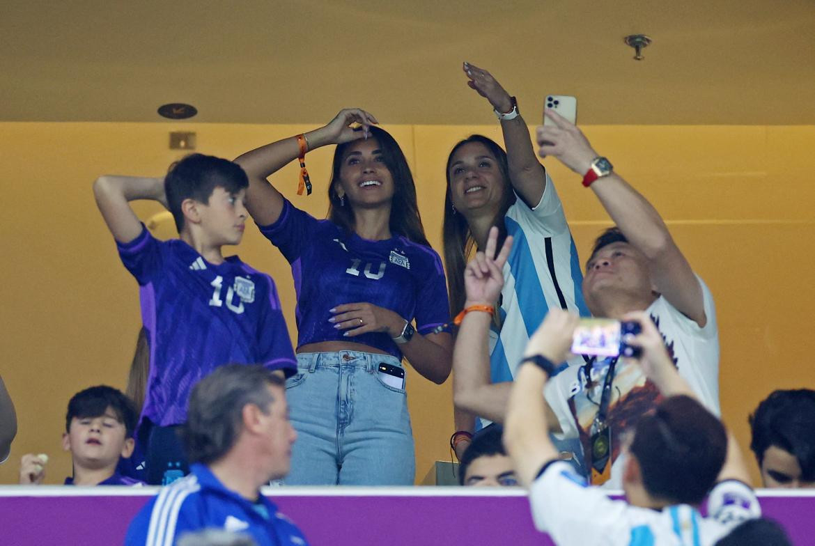 Anto Roccuzzo en el Lusail junto a su familia. Foto: Reuters.