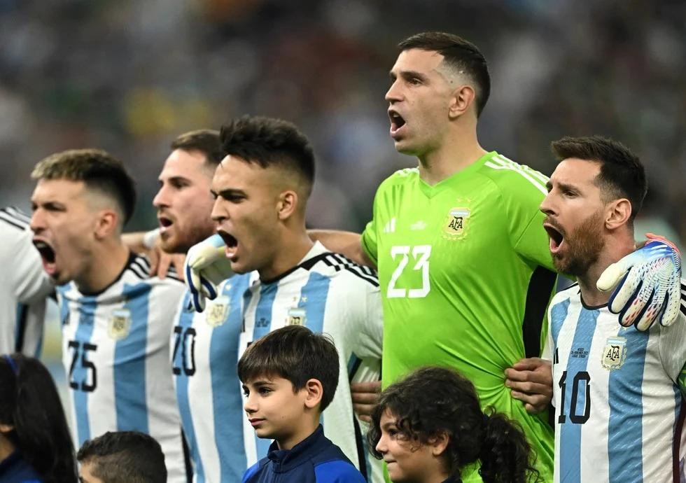 Himno argentino cantado por los jugadores. Foto: REUTERS