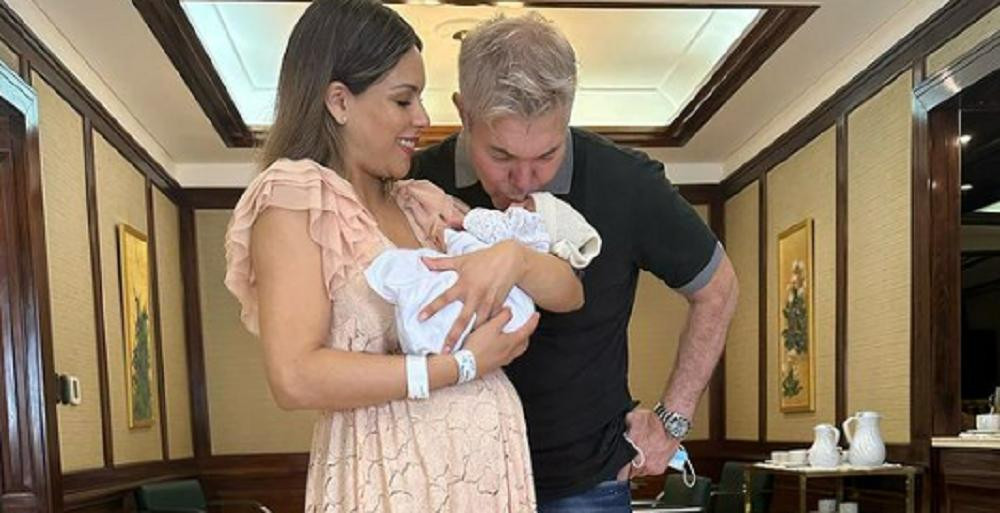 Barby Franco y Burlando junto a su bebé. Foto: Instagram/barbaritafranco21