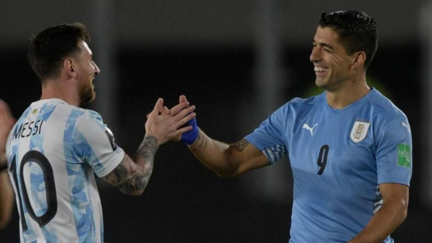 Lionel Messi y Luis Suárez. Foto: NA.