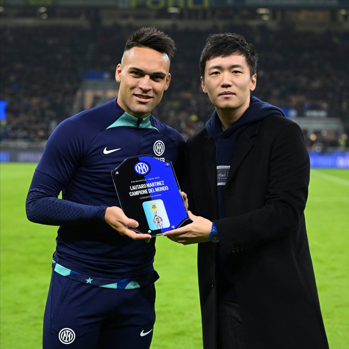 Homenaje del Inter a Lautaro Martínez tras el Mundial de Qatar.