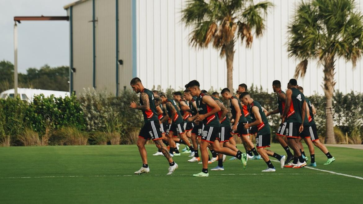 El entrenamiento de River en Miami 2. Foto: Twitter @RiverPlate.