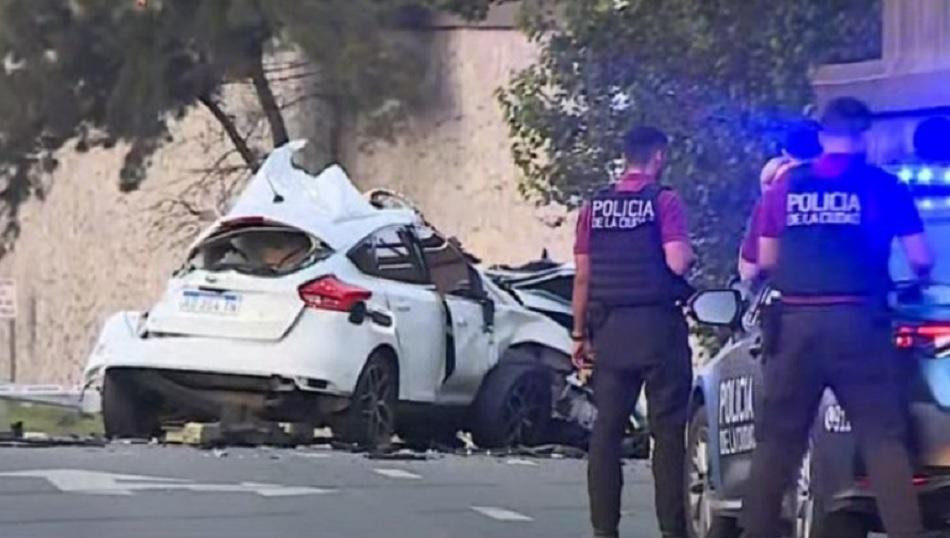 Choque fatal en General Paz: un hombre perdió el control del auto y murió tras salir despedido	