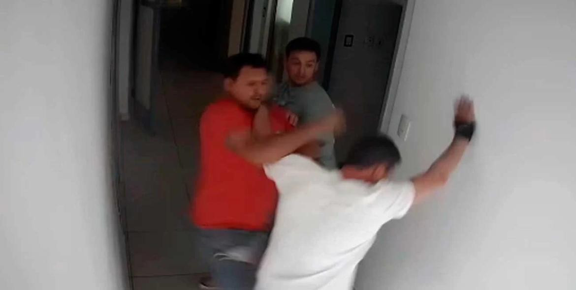 Agresión contra un médico en Santa Fe. Foto: Captura de video.