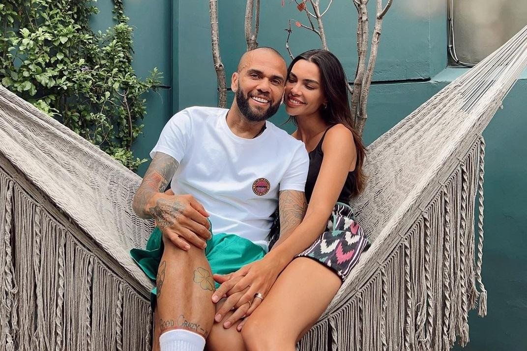 Dani Alves junto a su esposa Joana Sanz. Foto: Instagram @joanasanz.