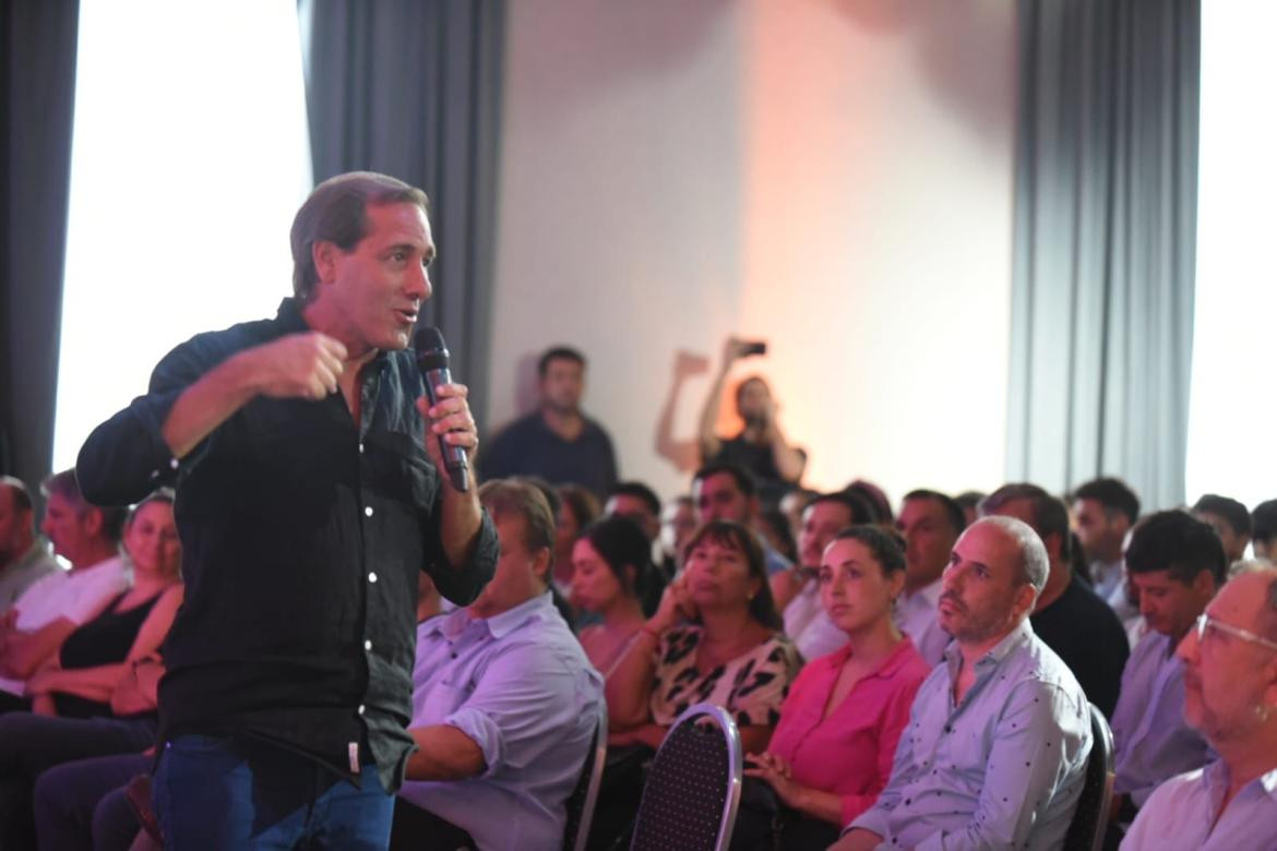 Reunión de gestión de Julio Garro en La Plata. Foto: Prensa.