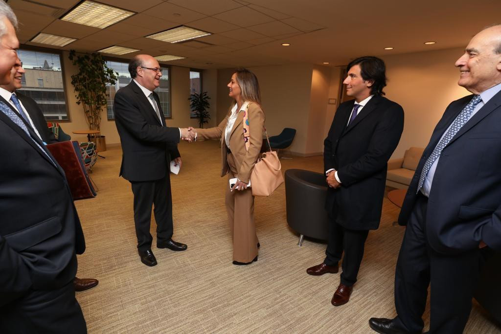 Malena Galmarini junto a Ilan Goldfajn. Foto: Prensa.